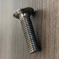 Tillett, ultra-lav plads stud bolt M8 x 30mm