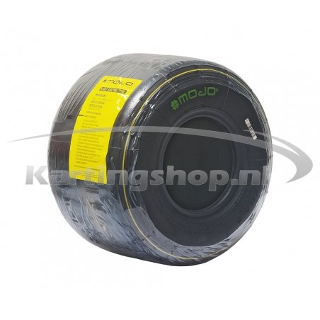 Meidän D5 7.1 takana